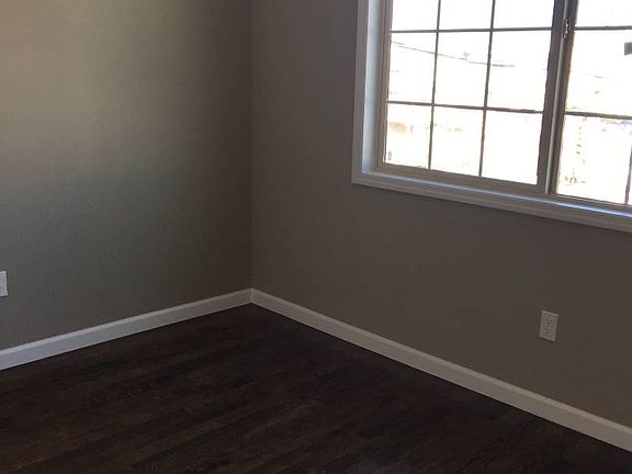 3rd image of 586 Woolley Ave
