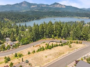 275 SW Sternwheeler Dr #23, Cascade Locks, OR 97014