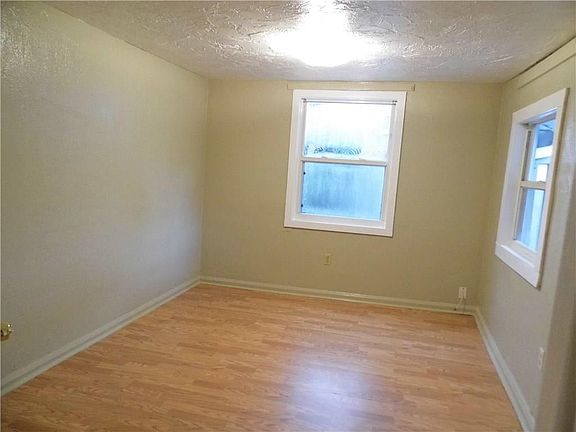5th image of 2850 61st Ave N