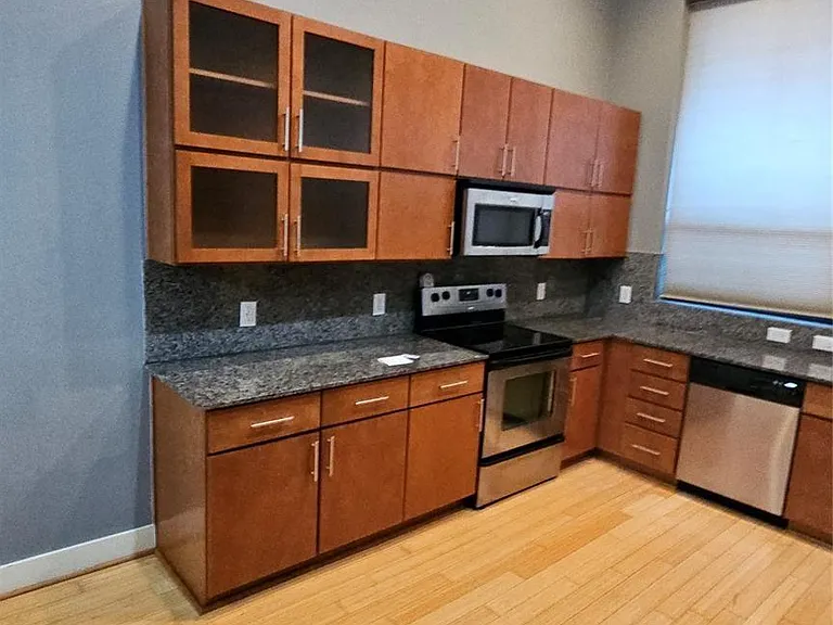 2301 Camden Dr #B — Photo 13