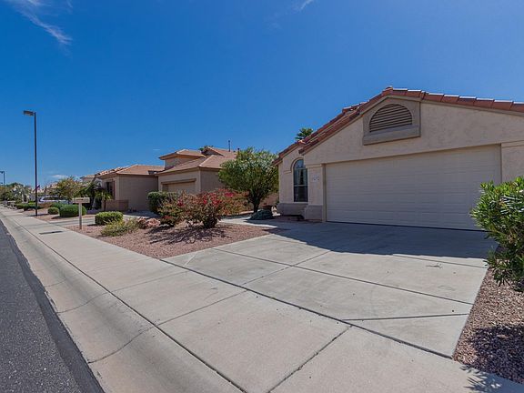 3rd image of 17673 W Arcadia Dr