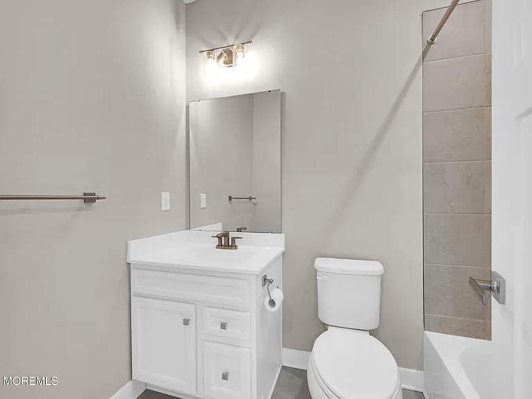 9 Halifax Rd — Photo 32