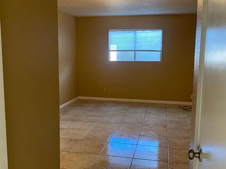Sunset Grove Apartments — Photo 13