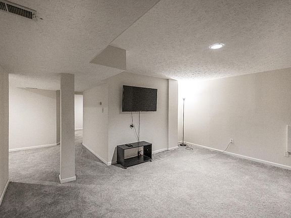 5th image of 5104 Overlook Dr