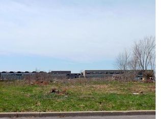 48 Bishops Gate Rd, Grand Island, NY 14072