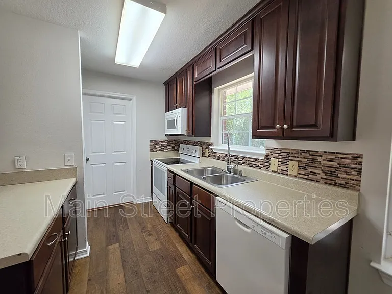 8510 Pond Ave — Photo 4