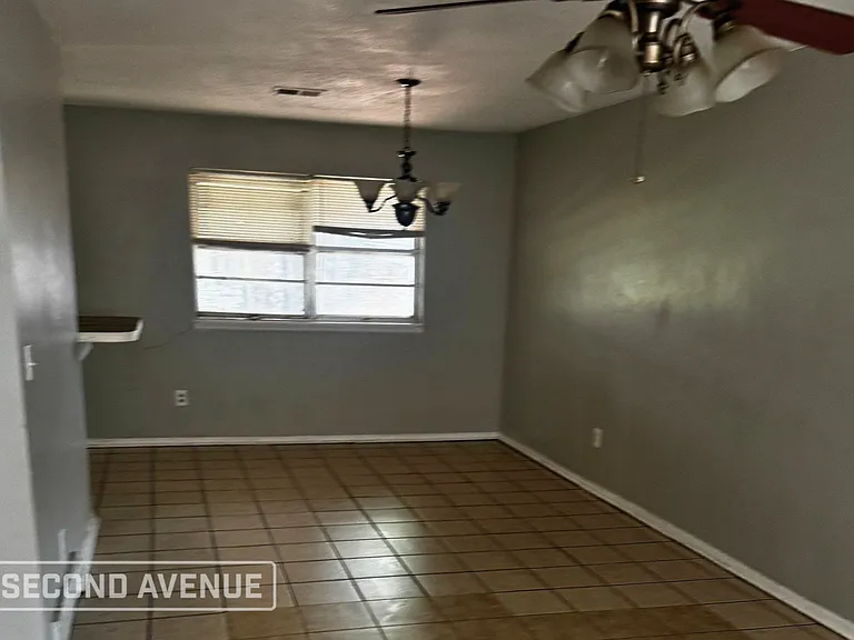 10212 N Military Ave — Photo 5