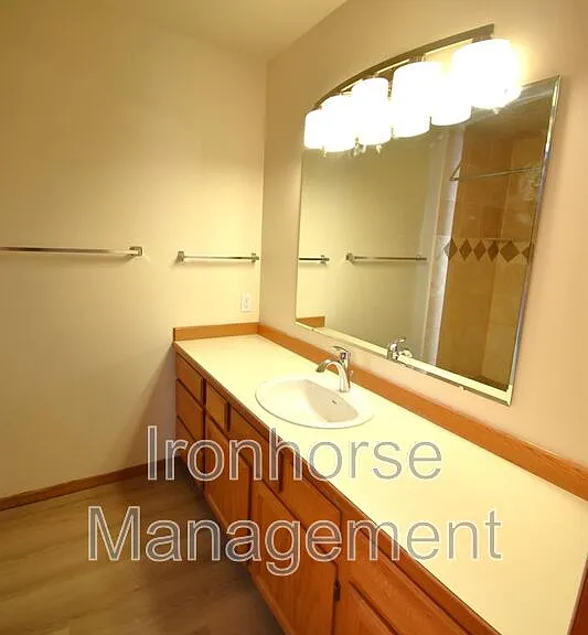 1712 W Olive St #46 — Photo 18