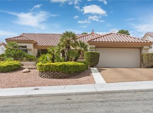 10033 Hope Island Dr, Las Vegas, NV 89134