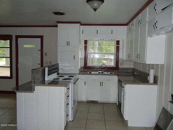 4th image of 2990 Dickinson Ave #Ex