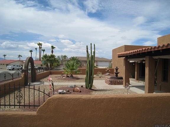 3rd image of 2070 Spruce Dr