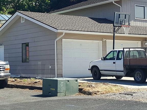 3rd image of 1741 10th Pl NE