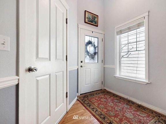 2nd image of 10625 18th Pl SE