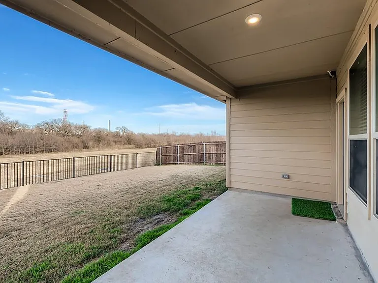 15952 Hayes Ridge Dr — Photo 3