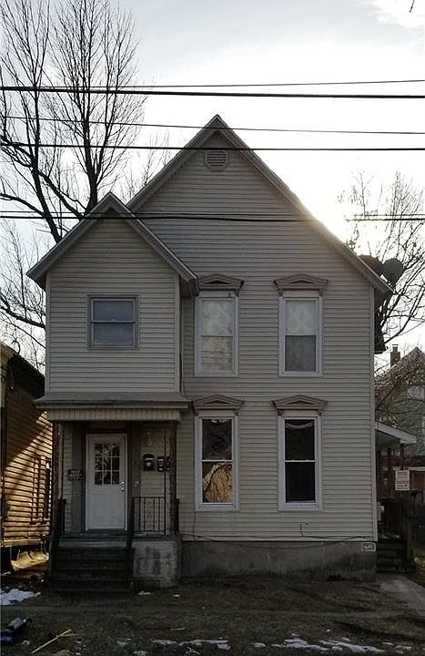 2nd image of 106 Gold St APT 4