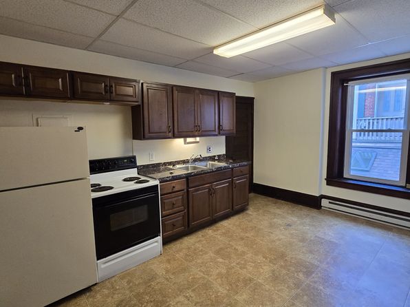 107 E Main St #18054200