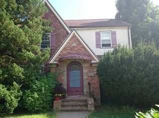 210 Weld St, West Roxbury, MA 02132