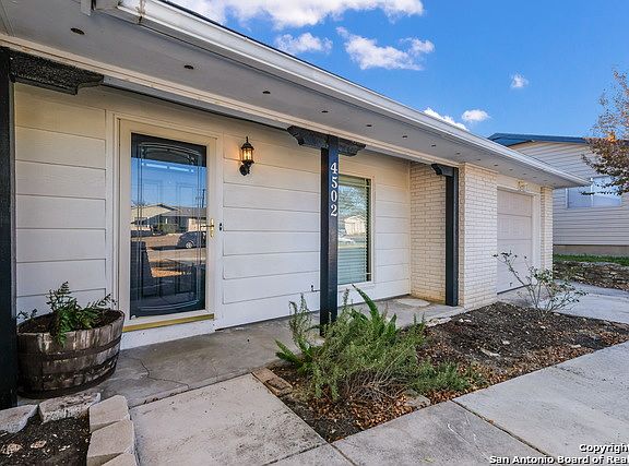 4th image of 4502 Longvale Dr
