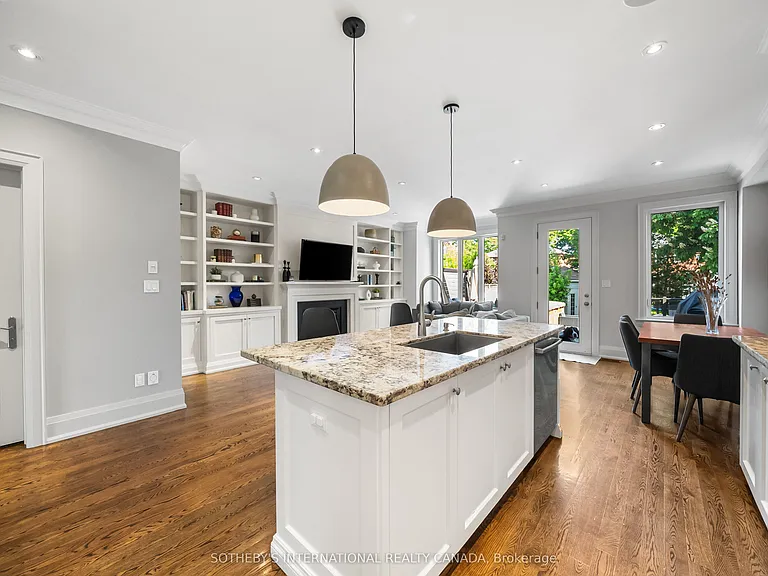 200 Donlea Dr — Photo 16