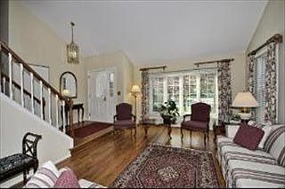 2nd image of 454 Williamsburg Ln