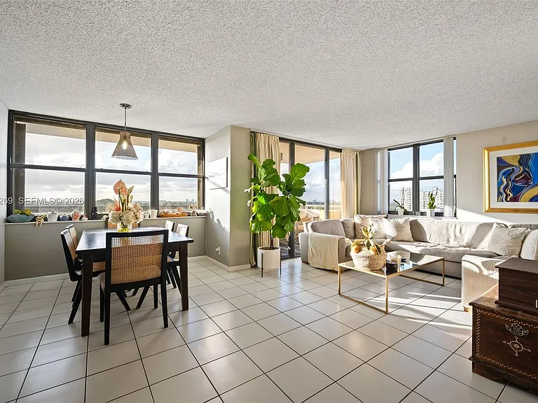 2555 Collins Ave #1002 — Photo 5