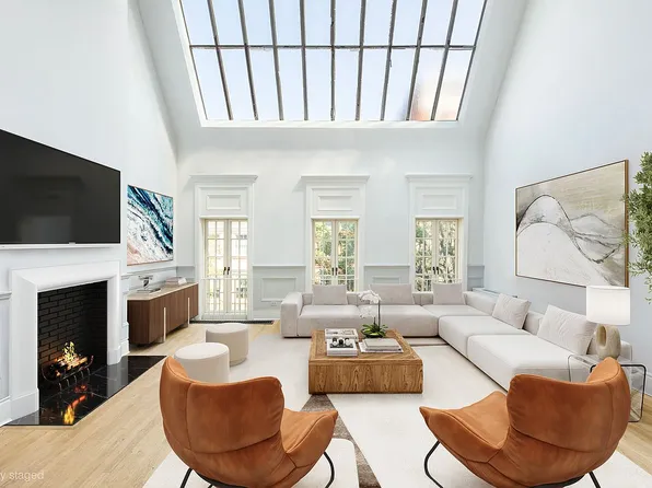 238 W 11th St, New York, NY 10014