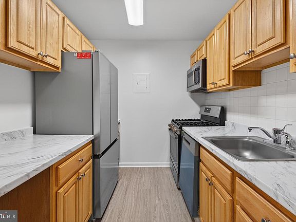 3rd image of 3834 Bel Pre Rd APT 1