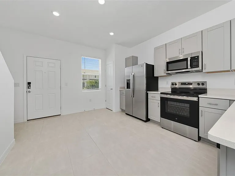 2916 Skyline Loop — Photo 4