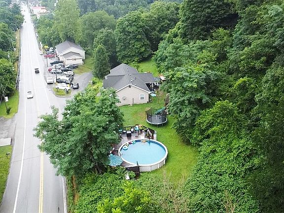4th image of 881 Morgantown Rd