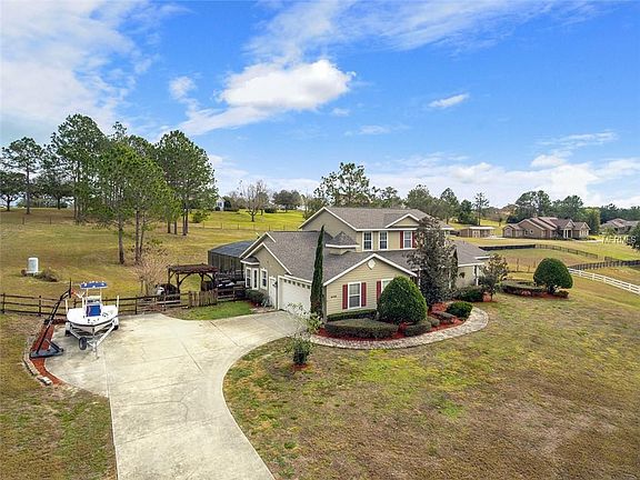2nd image of 15700 Vista Verde Dr