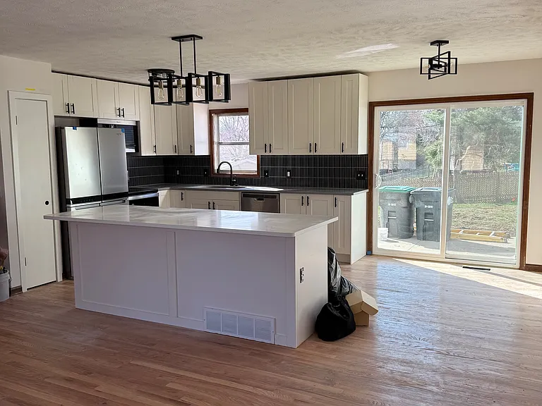 12441 Martha St — Photo 3