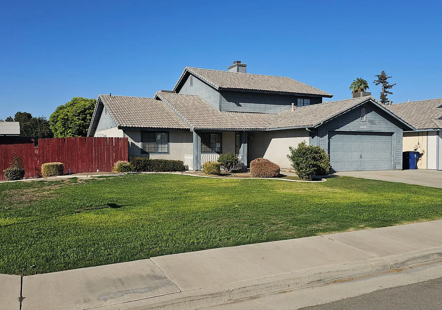 Spacious 3-Bedroom + Bonus Room Home In Southwest Bakersfield — Photo 2