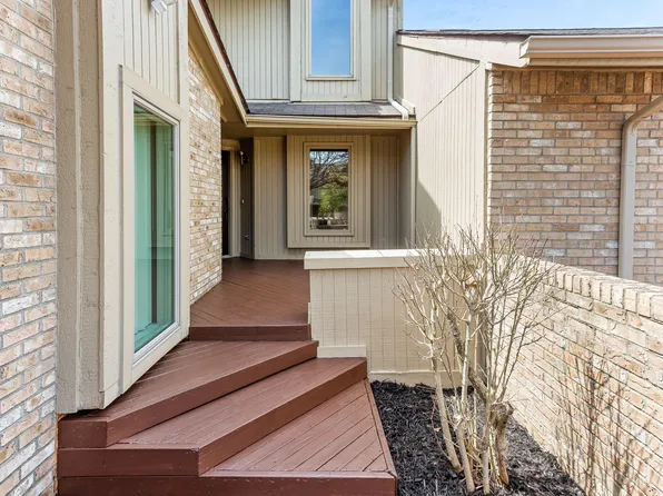 4291 Foxpointe Dr #53, West Bloomfield, MI 48323