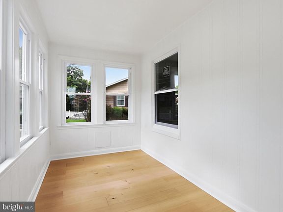 4th image of 5811 Westwood Ave