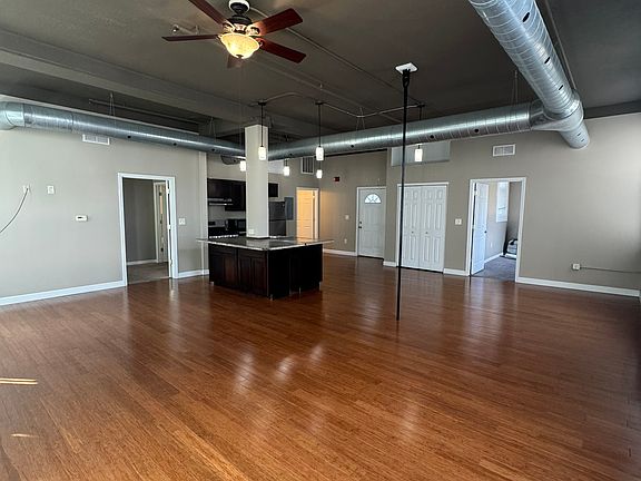 Kitchen and Livingroom
