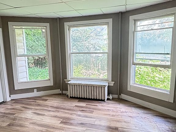 Family Room - Remodeled - New Flooring - Paint etc.