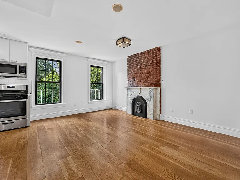 318 Madison St #2 — Photo 3