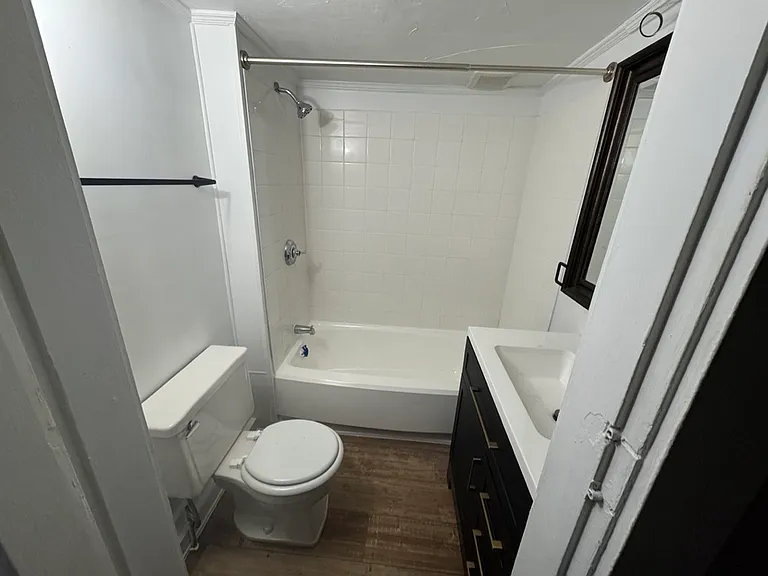 1003 Main St #A — Photo 2