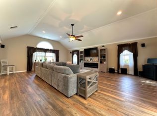 (Undisclosed Address), Miller Place, NY 11764