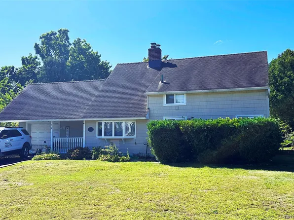 94 Mallard Road, Levittown, NY 11756