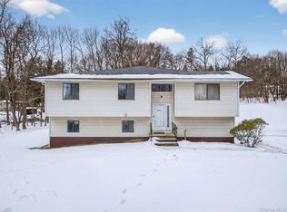 15 Pauline Ct, Spring Valley, NY 10977