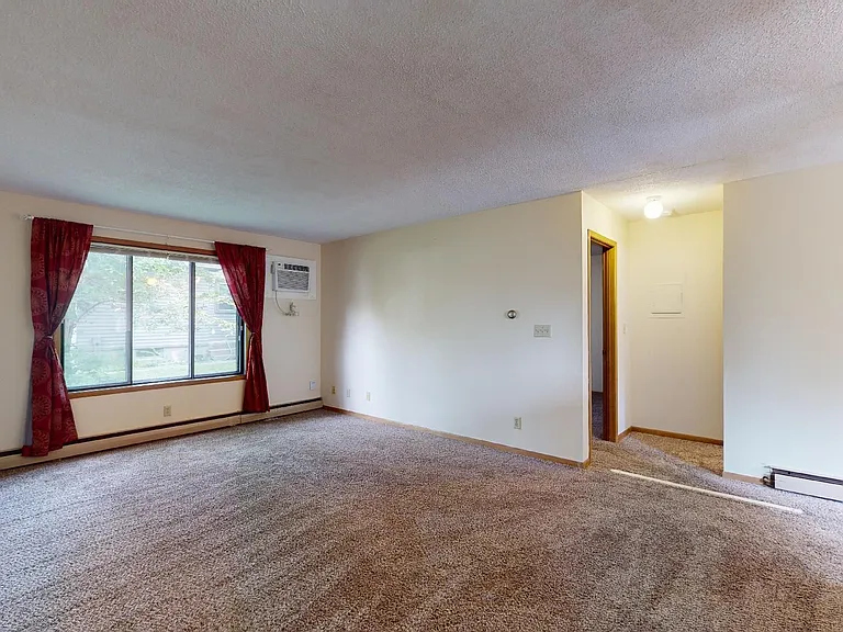 711 Burnett Ave — Photo 6