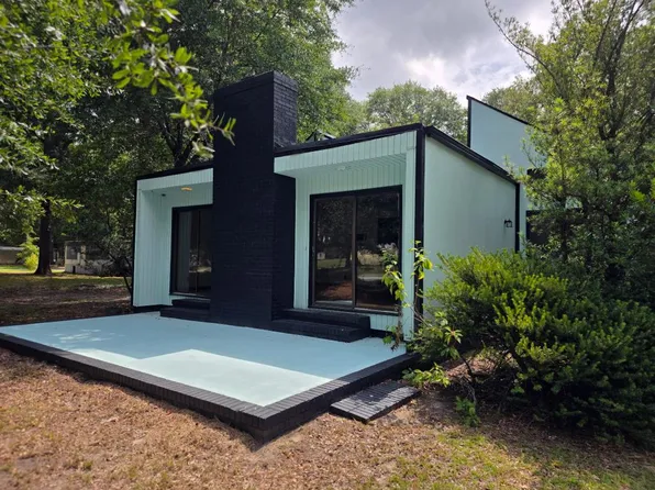 2824 W Black Creek Rd, Florence, SC 29501