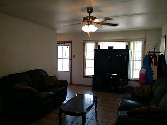 5th image of 889 Shelton St