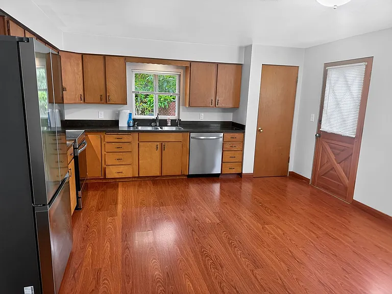 8900 32nd Ave NE — Photo 5