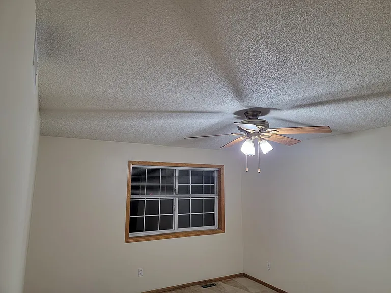 1319 SE Delaware Ave #3 — Photo 10
