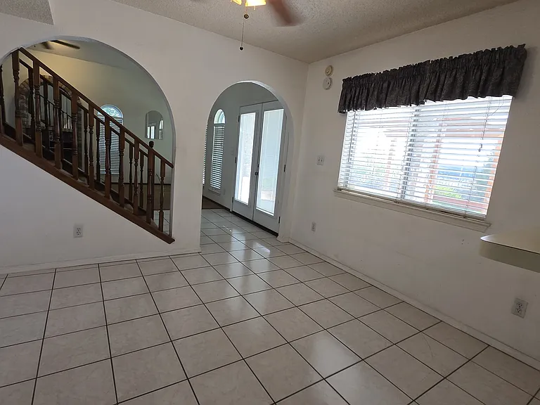 7665 Le Conte Dr — Photo 4