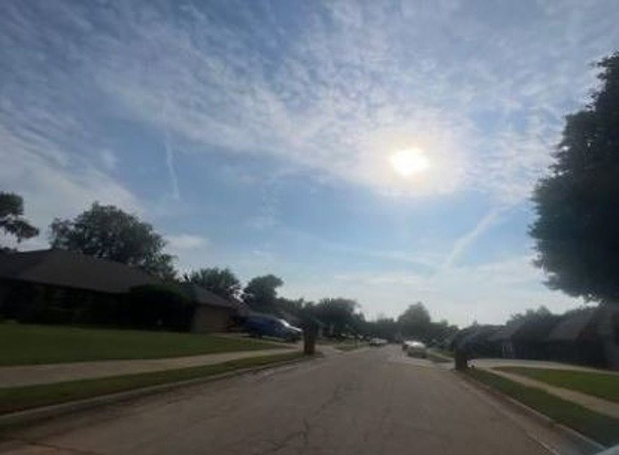Exterior Neighborhood (street photo)