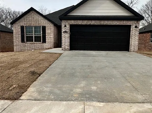1231 Leslie St, Bentonville, AR 72713