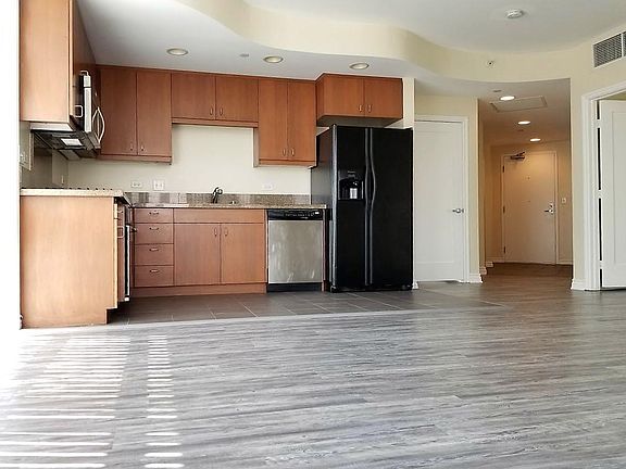 3rd image of 550 15th St #405